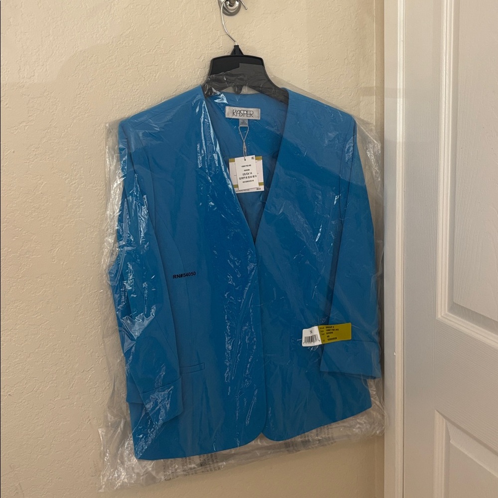 Kasper Women's Light Blue Blazer NWT size 14